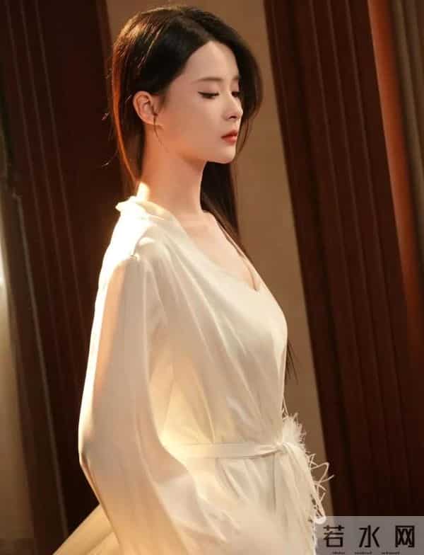 看似清纯玉女,实则“妩媚”的3位短剧女演员,妖艳绝不输妲己