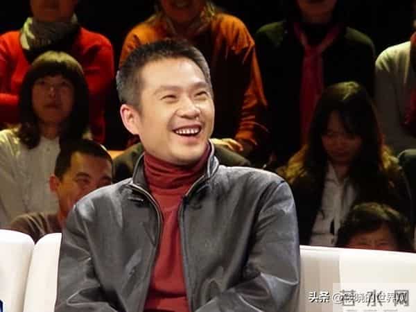 戏红人不红，明明自己很帅却娶“丑女”为妻，恩爱24年他到底图啥