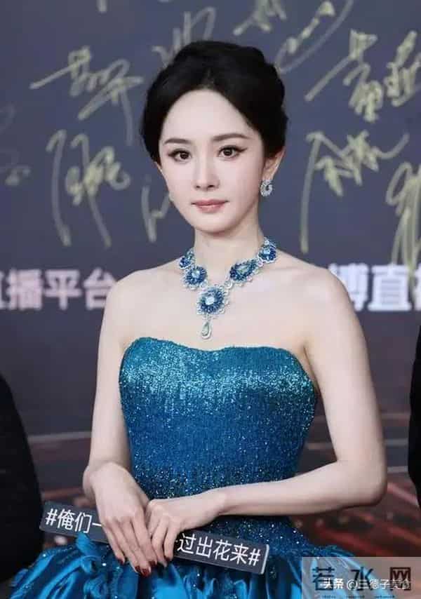 北京这一夜"乐子"多！杨幂指挥交通，蓝盈莹撞衫，欧豪疑偷瞄前任