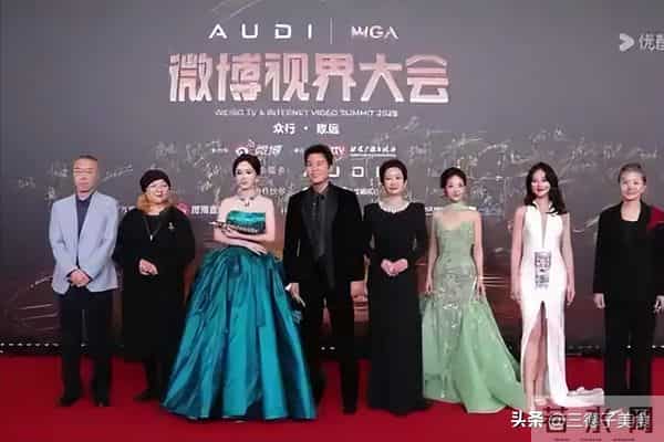 北京这一夜"乐子"多！杨幂指挥交通，蓝盈莹撞衫，欧豪疑偷瞄前任