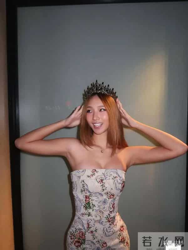 小S19岁大女儿在美国参加派对，一头黄发皮肤美黑，身材成熟火辣