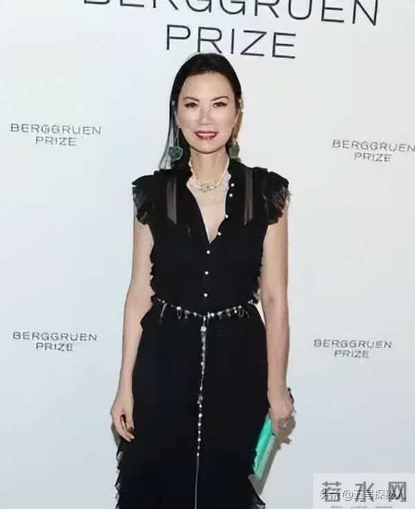 睡完首富睡总统!从厂妹到顶级名媛,捞金268亿的她,到底凭啥?