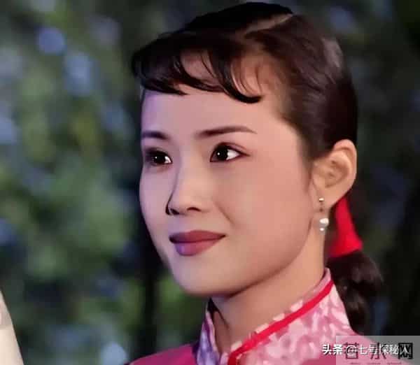 59岁茹萍的痛：女儿离婚，儿子大龄未婚，风光背后满是无奈