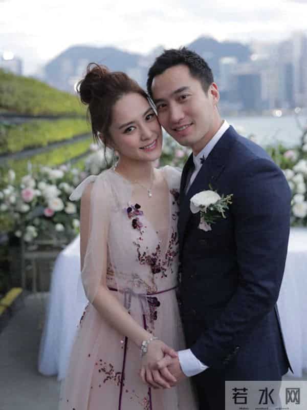 曝阿娇前夫三度离婚，两人取关女方删光合照，网友替阿娇不值！