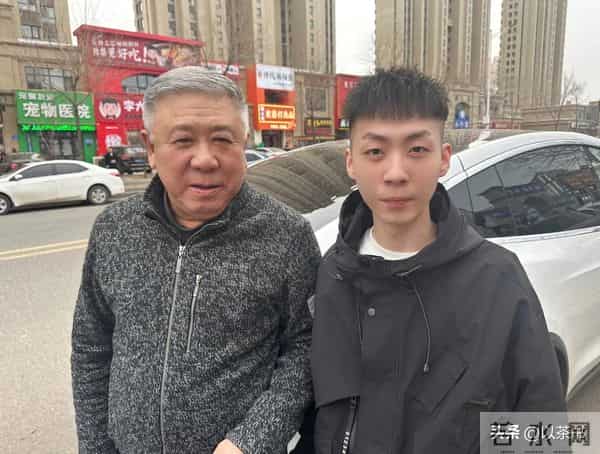 原来他俩是夫妻，家里家外老婆是领导，68岁住大别墅仍坚持拍戏