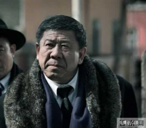 原来他俩是夫妻，家里家外老婆是领导，68岁住大别墅仍坚持拍戏