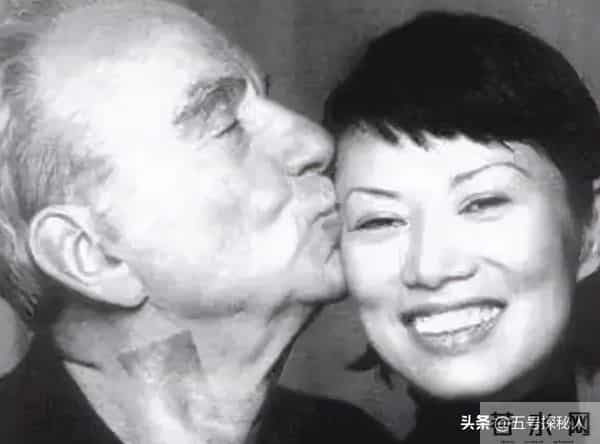 睡完首富睡总统!从厂妹到顶级名媛,捞金268亿的她,到底凭啥?