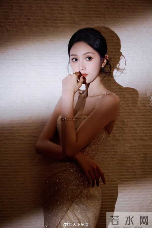 吴宣仪舞台上很美，不过皮肤好像也没有想象中那么白皙透亮