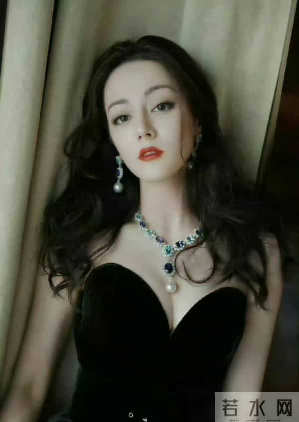 迪丽热巴，毋庸置疑的好身材