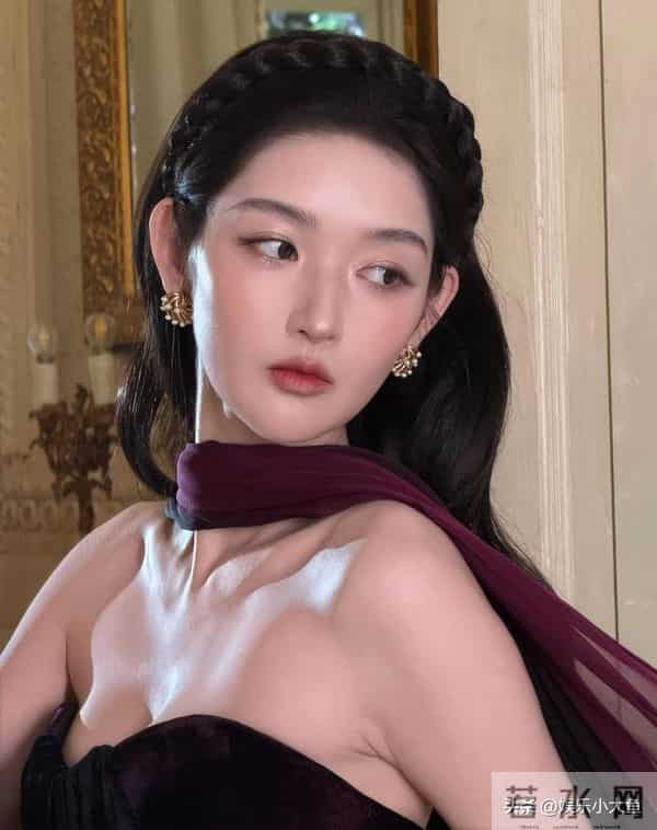 王玉雯亮相微博视界大会红毯,肌肤如雪,美得似小公主!