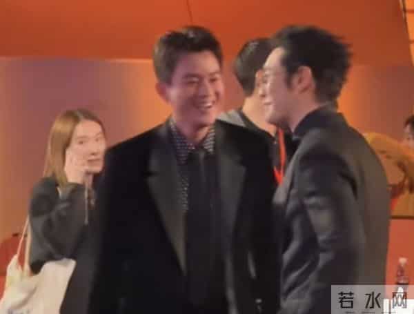 微博之夜似菜市场，杨幂指挥交通，蓝盈莹撞衫，张淼怡不敢认