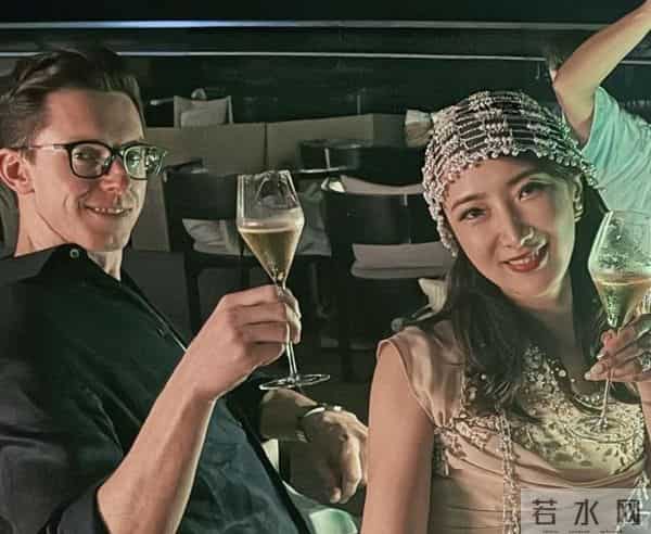 陈赫前妻在沙特过生日，外国老公现身两人十指紧扣，男方身材不错