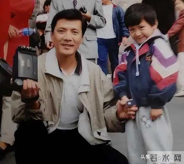 59岁茹萍的痛：女儿离婚，儿子大龄未婚，风光背后满是无奈