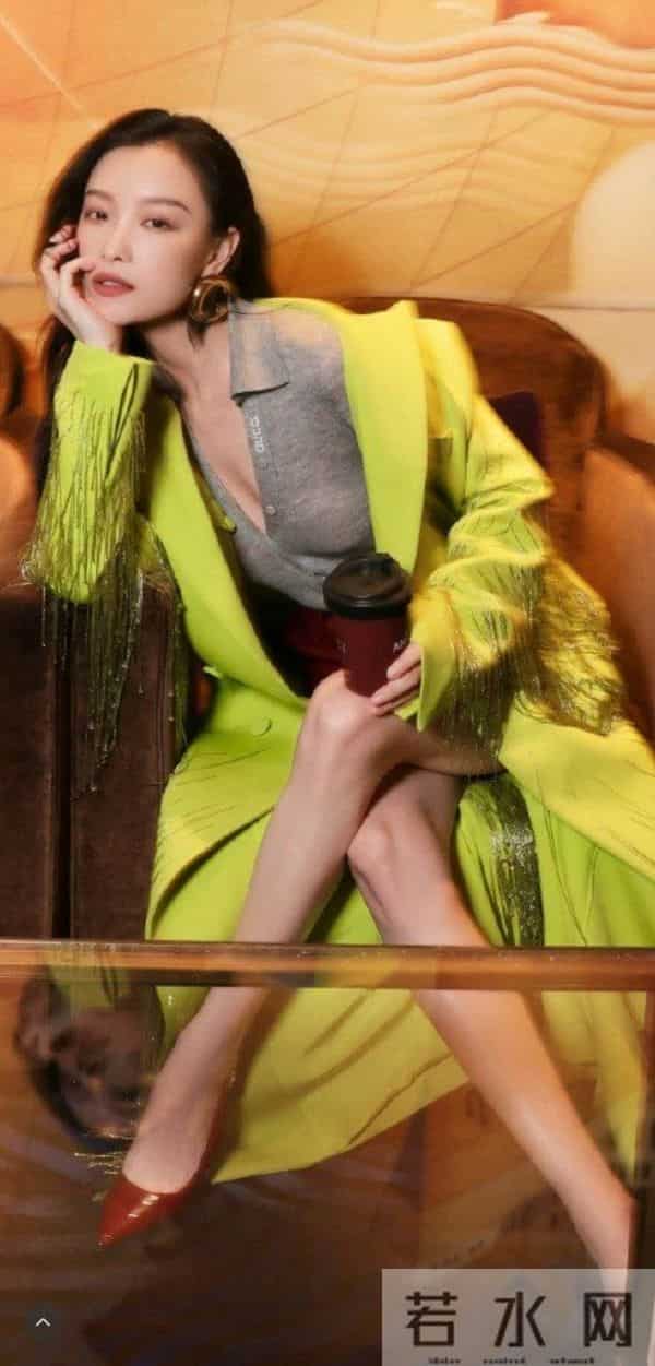 倪妮的大长腿也很逆天啊