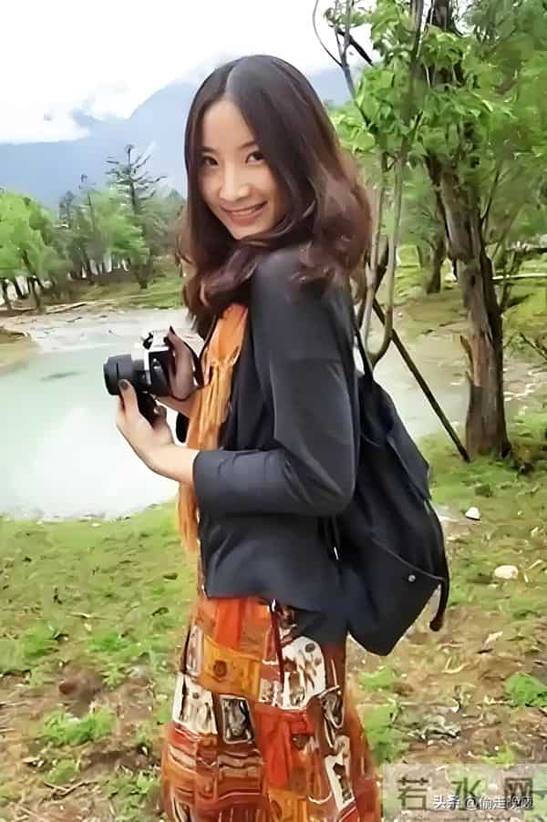 陈赫前妻许婧：在沙特庆生，穿露背装好辣，外籍老公185有胸肌