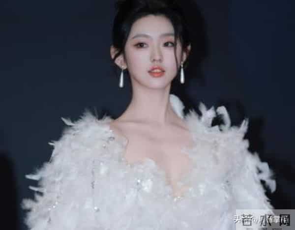 郭宇欣“短剧一姐”名头不保，短剧圈遭李柯以赶超，撕下体面！