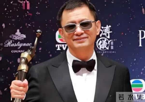 被曝“开黄腔”后，王家卫又迎来另一个噩耗，更多旧事被扯出