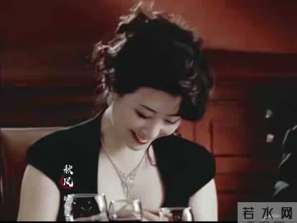 王静绝对是国内女演员中最媚最有气质的，有一种特有的高贵气质