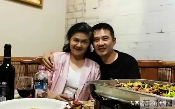 戏红人不红，明明自己很帅却娶“丑女”为妻，恩爱24年他到底图啥