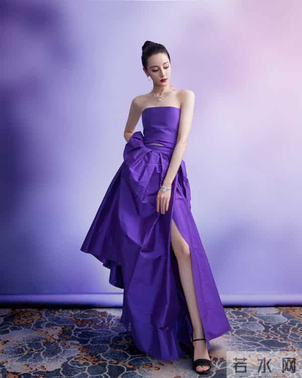 女明星，迪丽热巴的美脚