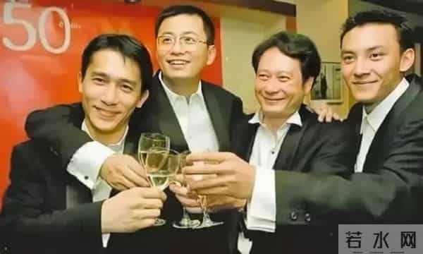 被曝“开黄腔”后，王家卫又迎来另一个噩耗，更多旧事被扯出