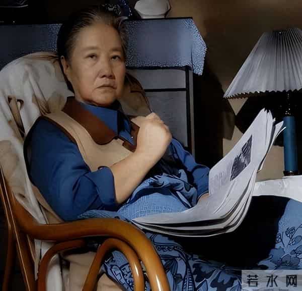 她还能称“人民艺术家”？曾定居美国10年，78岁又回国“捞财”