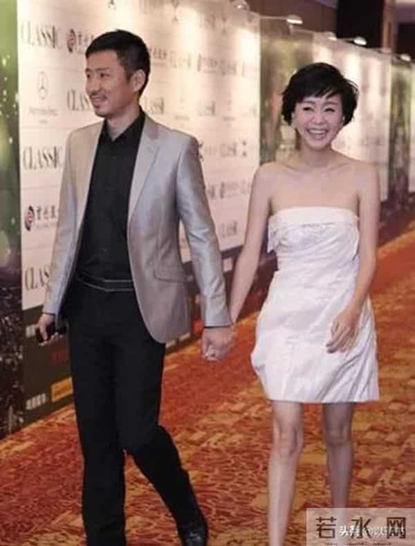 她是高鑫夫妇的女儿，不拍广告不进娱乐圈，读上海重点高中是学霸