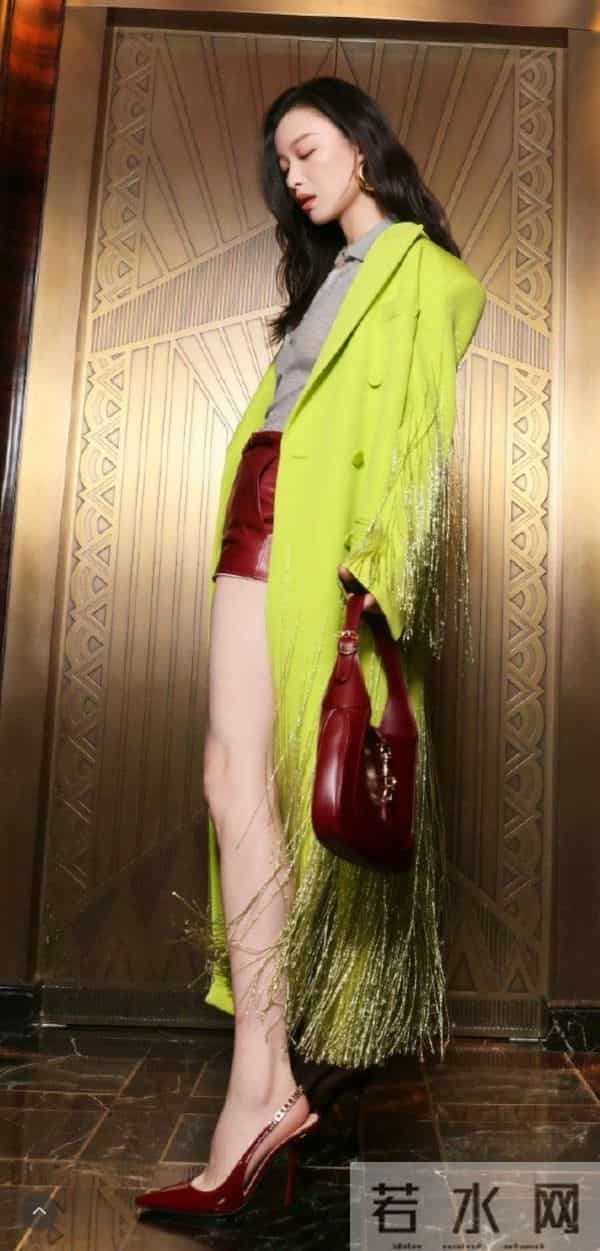 倪妮的大长腿也很逆天啊