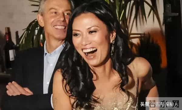 睡完首富睡总统！从厂妹到顶级名媛，捞金268亿的她，到底凭啥？