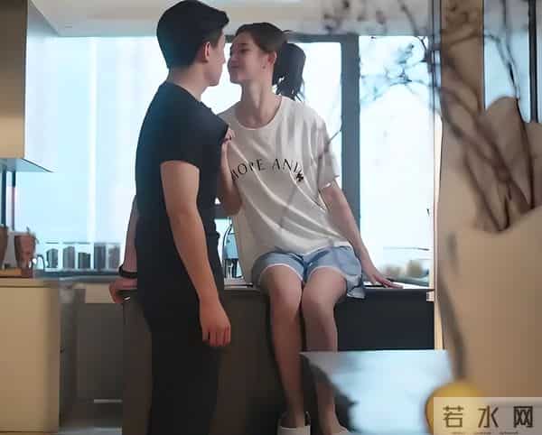 横店这一夜，珠圆玉润的短剧女神郭宇欣，秒了内娱一堆“排骨精”