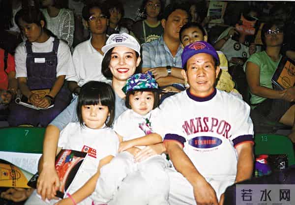 骨灰勒索奇案！导演刘家良遭盗墓 遗孀翁静晶拒付6000万骨灰赎回费