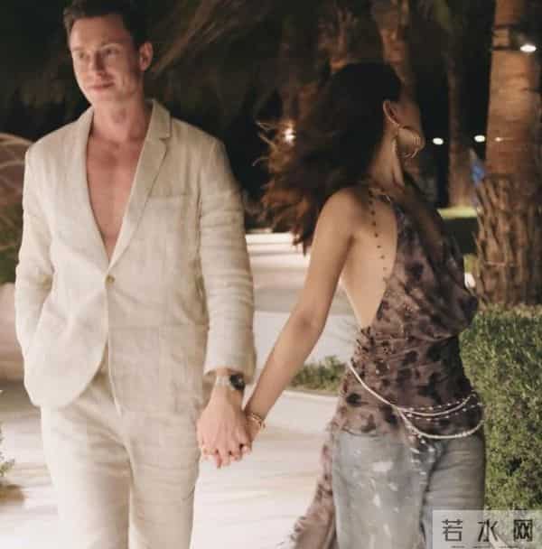 陈赫前妻在沙特过生日，外国老公现身两人十指紧扣，男方身材不错