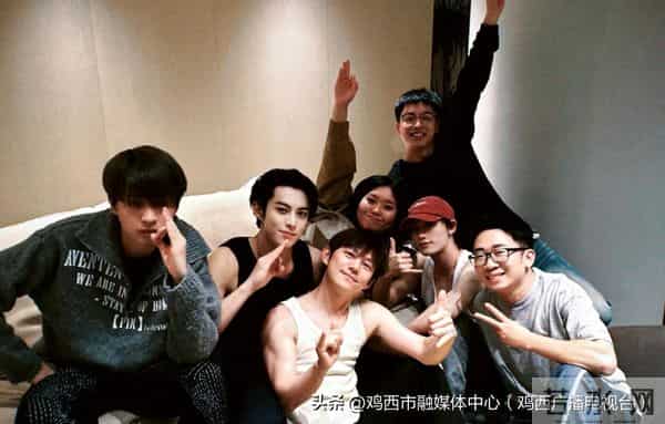 51岁何炅，突传消息！