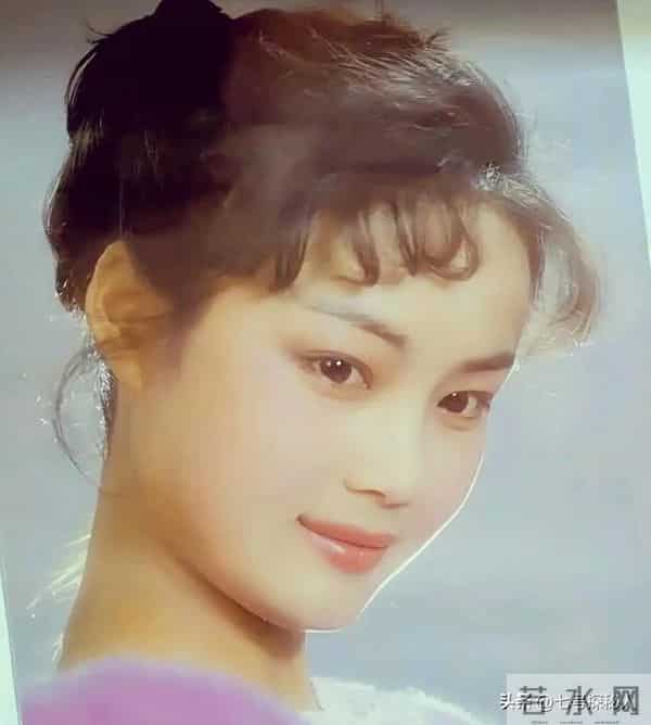 59岁茹萍的痛：女儿离婚，儿子大龄未婚，风光背后满是无奈