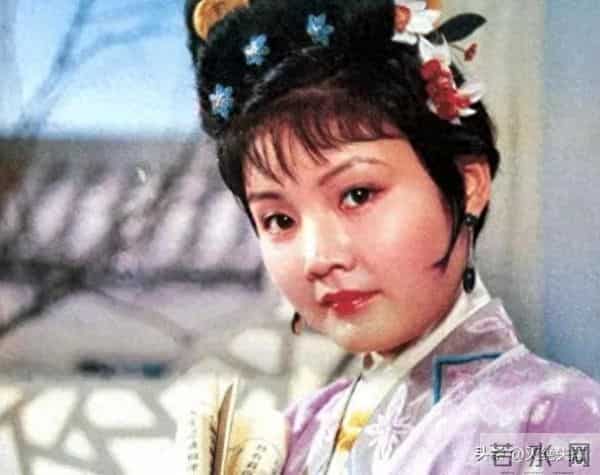 她11岁被导演看中，与名导同居多年被抛弃，如今复出却无人问津