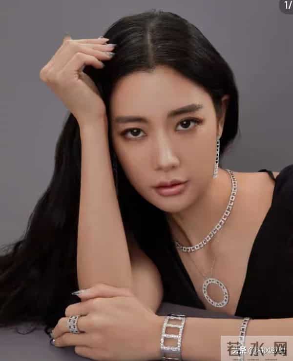 亚洲第一美女克拉拉离婚，前夫放着人间尤物不珍惜，背后真相曝光