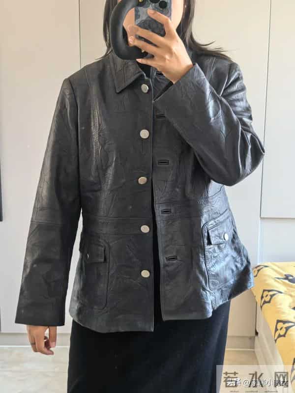 衣柜断舍离:今年秋冬坚决不买这9种类型的衣服,难穿费钱!