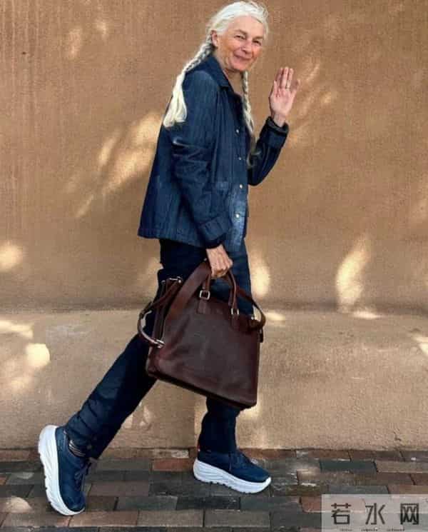 等我老了也要这样穿，白发不染扎马尾，不穿老年装，到老都优雅！
