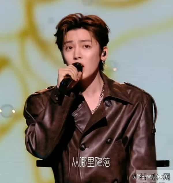 疯了吧！百余明星决战2025尖叫之夜红毯，谁是时尚大赢家？