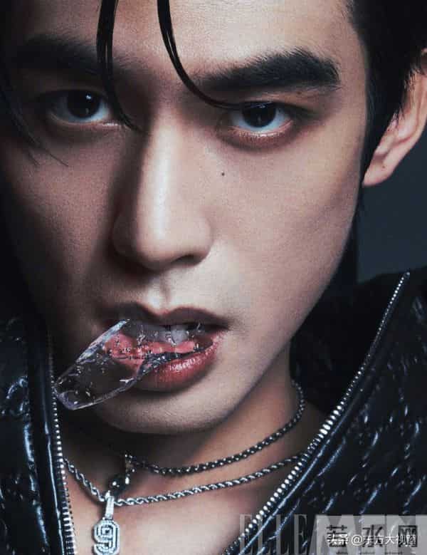 湿身演绎深海妖孽!宋威龙新封面刷屏:性感大片,男星卷疯了!