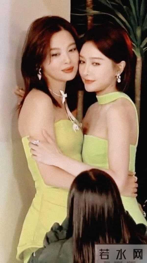 刘涛和秦岚、辛芷蕾同框,她自嘲为前辈!同色系的穿搭成为亮点