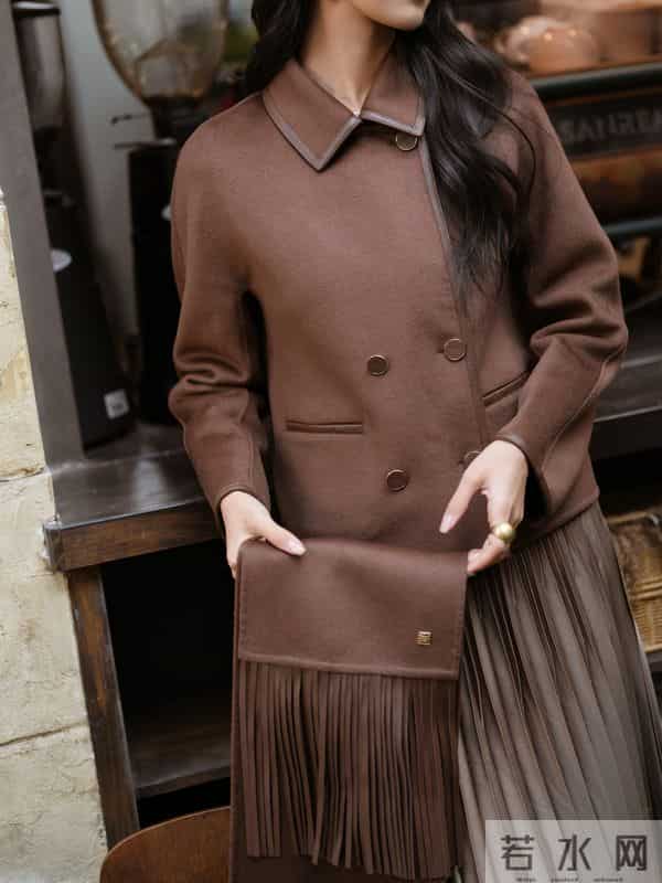 从夏到冬的那一步 被一件羊毛大衣温柔接住