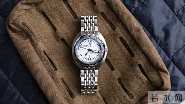 新表问世:都莎与拓普珠宝再度联手推出250T-GMT“大白鲨”特别版