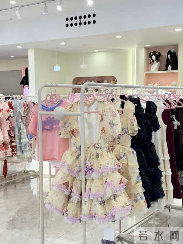 周末N次方 - 江汉路三坑人狂喜！宝藏JK-Lolita-国风店全攻略