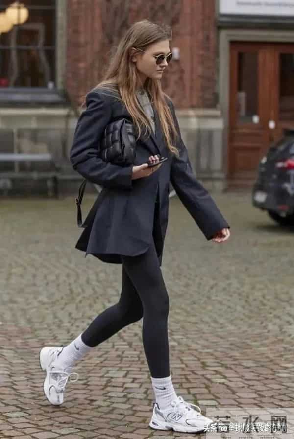 冬天穿“鲨鱼裤”,时髦又减龄!