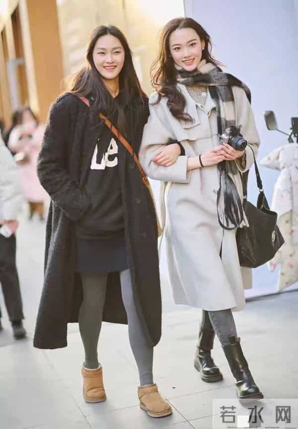 穿大衣时,裤子选“小脚”还是“阔腿”?看南京、北京街拍就懂了