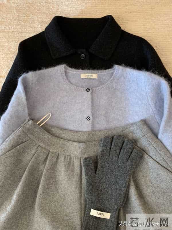 秋冬“极简暖系+松弛感”私服穿搭｜简+暖+松，通勤出街都自在