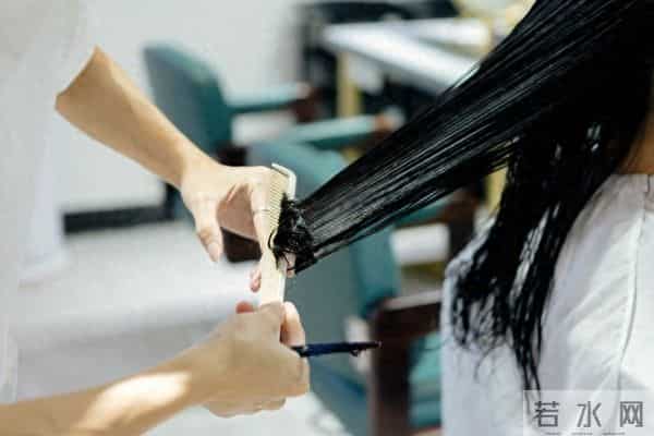 30岁前脱发占84%皮肤医生私藏防脱法，3个月发缝变窄，成本不到50