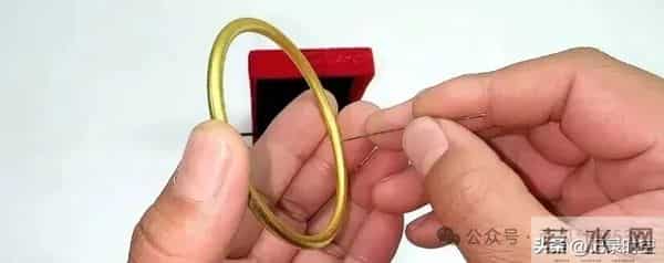 买黄金时只需带一根针，真假黄金立马“现原形”，好多人还不懂！