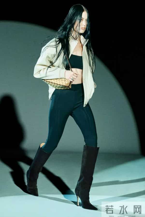 Gucci 2026早秋系列；Pantone 2026年度代表色